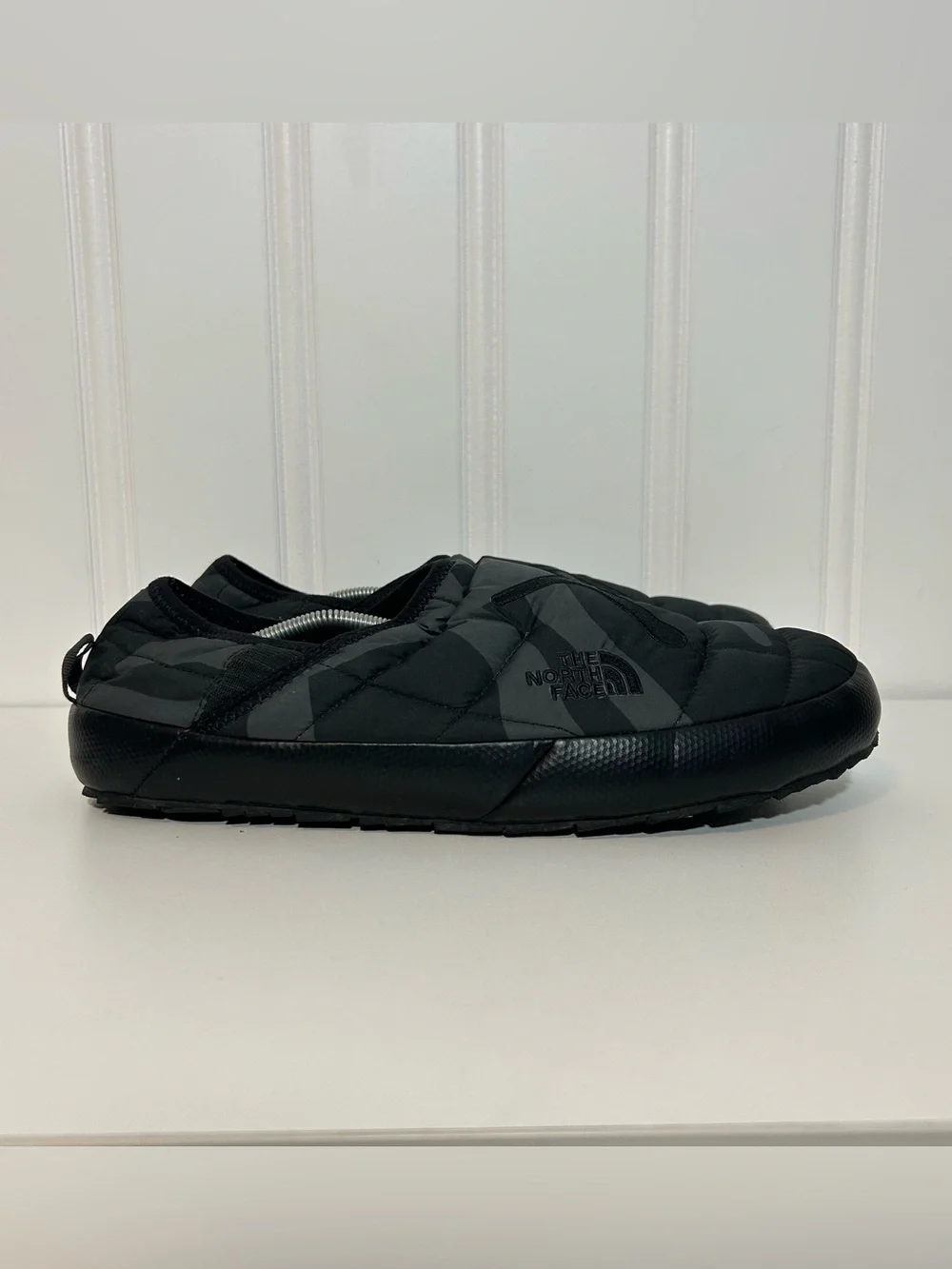The North Face thermoball x laws Quilted Slip-On Mule - Black grey camo